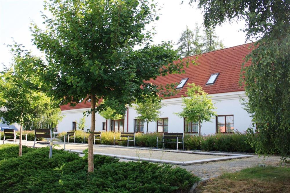 Depandance - Vedlejsi Budova U Zamku Třešť Kültér fotó